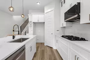 993 South Ln, Houston, TX 77088 - Photo 11