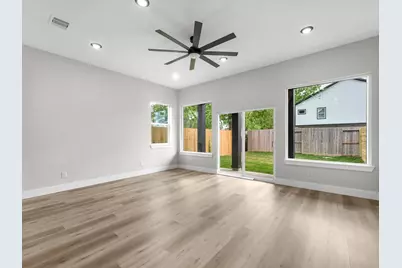 993 South Lane, Houston, TX 77088 - Photo 9