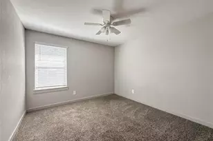 7722 Suffolk Vly Ln, Rosharon, TX 77583 - Photo 17