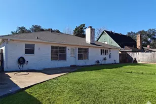 8818 Roos Rd, Houston, TX 77036 - Photo 33