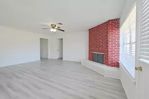 8818 Roos Rd, Houston, TX 77036 - Photo 9