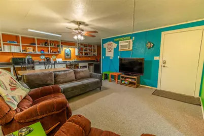 267 S Gulf Rd, Matagorda, TX 77457 - Photo 5