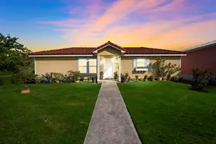 210 Debbie Ln, San Leon, TX 77539 - Photo 1