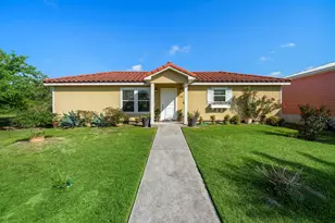 210 Debbie Ln, San Leon, TX 77539 - Photo 7