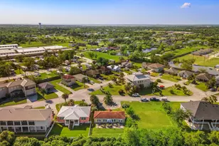 210 Debbie Ln, San Leon, TX 77539 - Photo 33