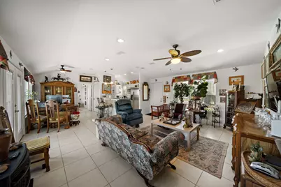 210 Debbie Lane, San Leon, TX 77539 - Photo 9