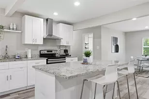 8826 Delilah St, Houston, TX 77033 - Photo 9