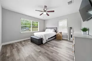8826 Delilah St, Houston, TX 77033 - Photo 13