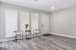 8826 Delilah St, Houston, TX 77033 - Photo 5