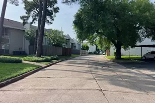 1950 Spenwick Dr, Houston, TX 77055 - Photo 15