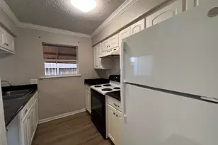 1950 Spenwick Dr, Houston, TX 77055 - Photo 7