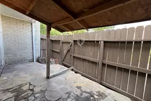 1950 Spenwick Dr, Houston, TX 77055 - Photo 13