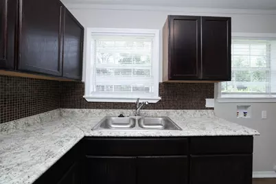 9026 Lake Forest Boulevard, Houston, TX 77078 - Photo 17