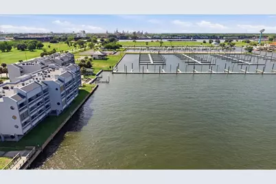 580 Pleasure Island Boulevard #219, Port Arthur, TX 77640 - Photo 9