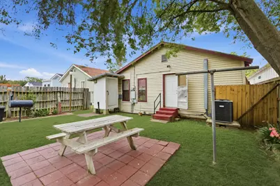 5518 Avenue Q, Galveston, TX 77551 - Photo 25