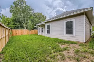 4834 Van Fleet St, Houston, TX 77033 - Photo 5