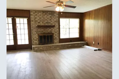 303 Dogwood Street, Lake Jackson, TX 77566 - Photo 5