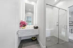 4211 Markham St, Houston, TX 77027 - Photo 25