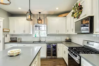 613 Winchester Trail, Angleton, TX 77515 - Photo 19