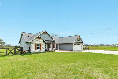 613 Winchester Trail, Angleton, TX 77515 - Photo 3