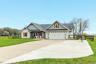 613 Winchester Trail, Angleton, TX 77515 - Photo 1