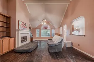 7714 Broken Arrow St, Baytown, TX 77521 - Photo 9