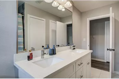 8018 Hammerly Boulevard, Houston, TX 77055 - Photo 11