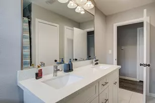 8018 Hammerly Blvd, Houston, TX 77055 - Photo 11