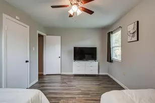 8018 Hammerly Blvd, Houston, TX 77055 - Photo 17