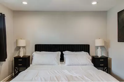 8018 Hammerly Boulevard, Houston, TX 77055 - Photo 9