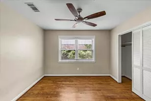 1439 Shadow Bend Dr, Houston, TX 77043 - Photo 19