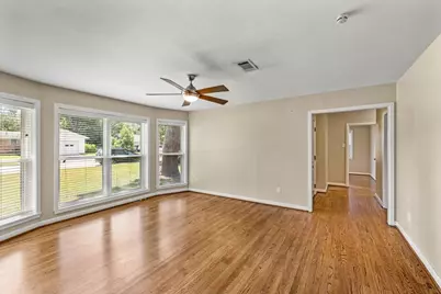 1439 Shadow Bend Drive, Houston, TX 77043 - Photo 5