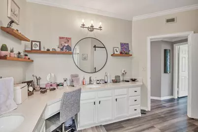 2111 Welch Street #B201, Houston, TX 77019 - Photo 17