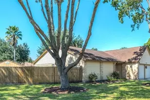 1623 Jo Ann Ln, Sugar Land, TX 77498 - Photo 25