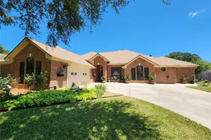 104 Portulaca St, Lake Jackson, TX 77566 - Photo 1