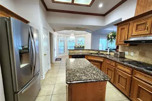 104 Portulaca St, Lake Jackson, TX 77566 - Photo 9
