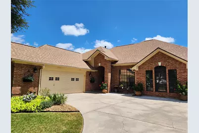 104 Portulaca Street, Lake Jackson, TX 77566 - Photo 3