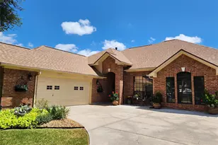 104 Portulaca St, Lake Jackson, TX 77566 - Photo 3