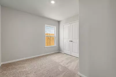 8228 Sunberry Shadow Drive, Houston, TX 77016 - Photo 7