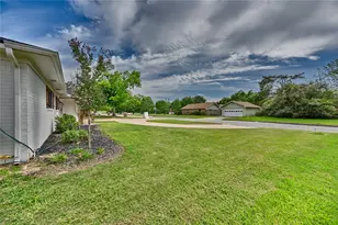 207 Briar Ridge Dr, Bellville, TX 77418 - Photo 5
