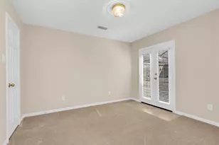 10 W Foxbriar Forest Cir, The Woodlands, TX 77382 - Photo 25