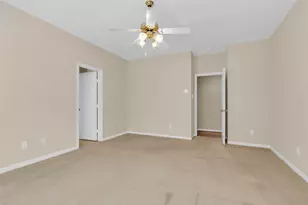 10 W Foxbriar Forest Cir, The Woodlands, TX 77382 - Photo 17