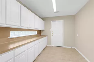 10 W Foxbriar Forest Cir, The Woodlands, TX 77382 - Photo 27
