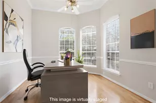 10 W Foxbriar Forest Cir, The Woodlands, TX 77382 - Photo 9