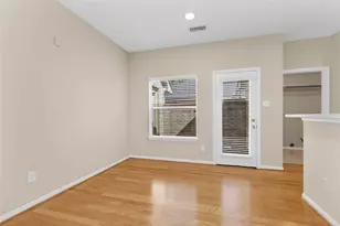 10 W Foxbriar Forest Cir, The Woodlands, TX 77382 - Photo 15