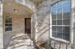 10 W Foxbriar Forest Cir, The Woodlands, TX 77382 - Photo 3