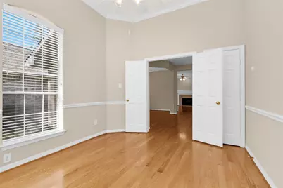 10 W Foxbriar Forest Circle, The Woodlands, TX 77382 - Photo 9