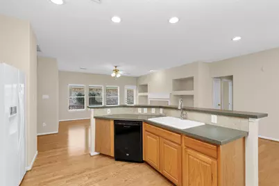 10 W Foxbriar Forest Circle, The Woodlands, TX 77382 - Photo 11