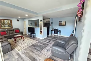9321 Pagewood Ln, Houston, TX 77063 - Photo 5