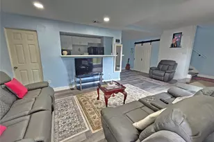9321 Pagewood Ln, Houston, TX 77063 - Photo 3